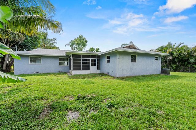 106 NW Broadview Street, Port St. Lucie, FL 34983