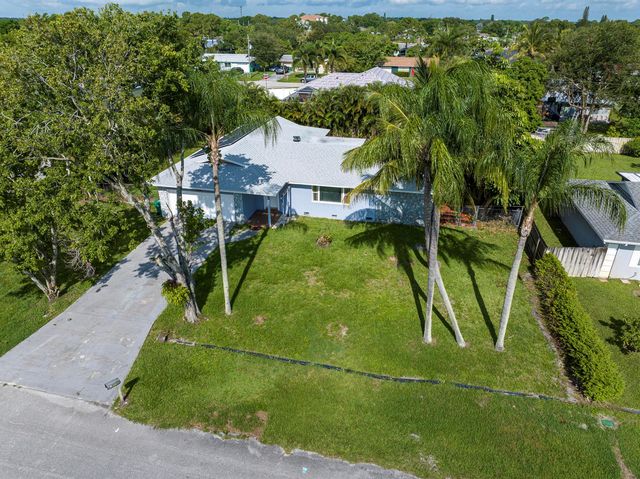 106 NW Broadview Street, Port St. Lucie, FL 34983