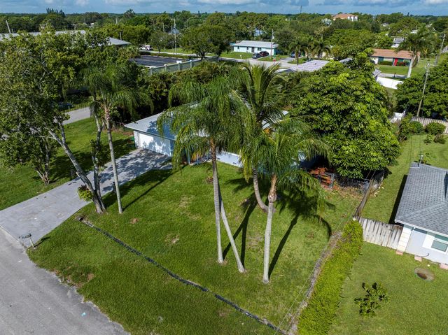 106 NW Broadview Street, Port St. Lucie, FL 34983