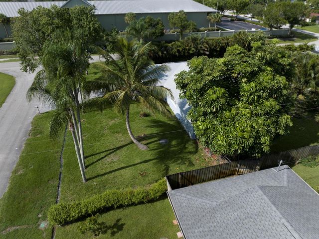 106 NW Broadview Street, Port St. Lucie, FL 34983