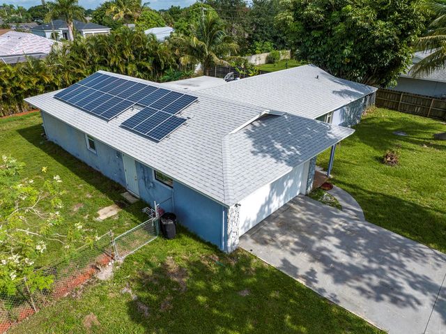 106 NW Broadview Street, Port St. Lucie, FL 34983