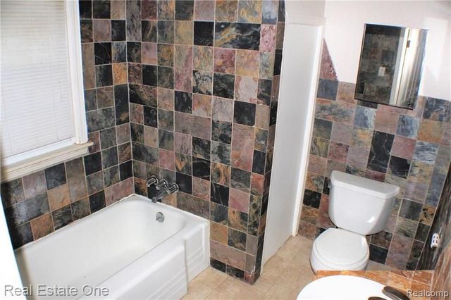 22324 Charter Street, Southfield, MI 48033