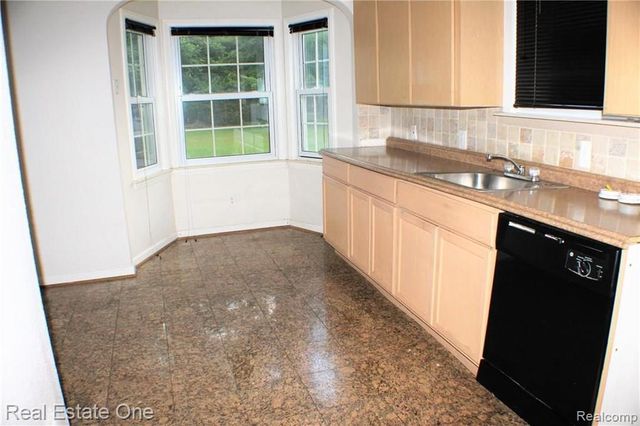 22324 Charter Street, Southfield, MI 48033