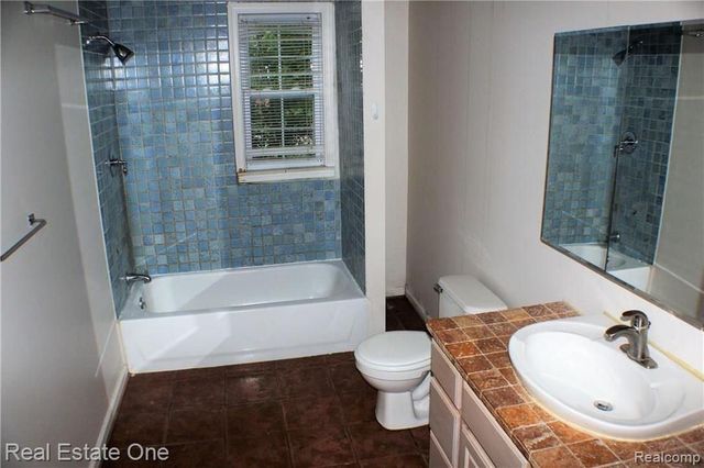 22324 Charter Street, Southfield, MI 48033