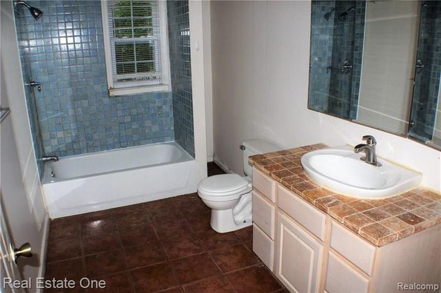 22324 Charter Street, Southfield, MI 48033