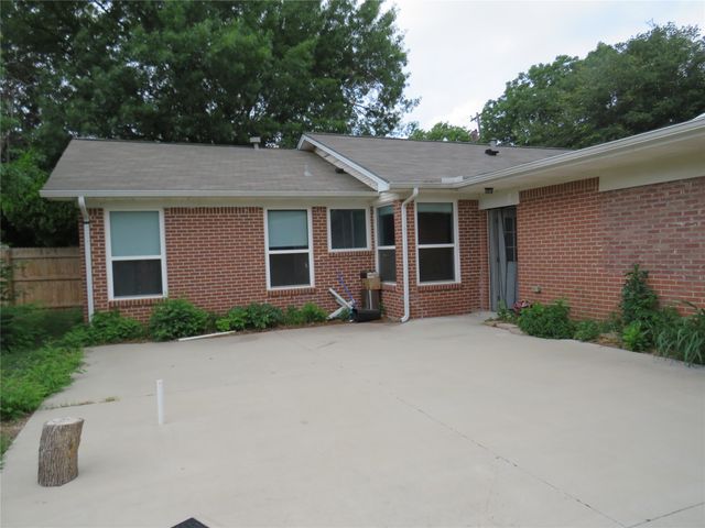 1026 Thomas Street, Denton, TX 76201