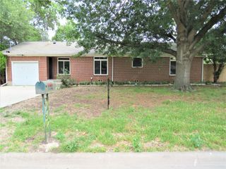 1026 Thomas Street, Denton, TX 76201