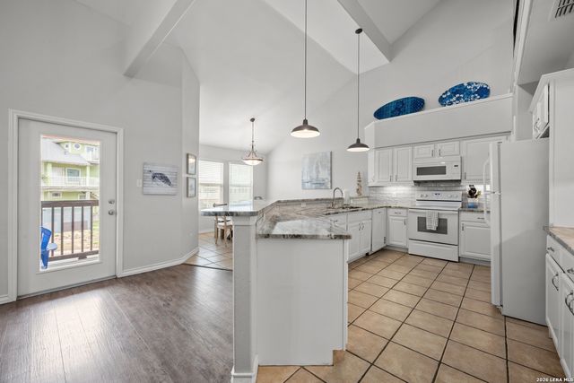 649 Anchor, Port Aransas, TX 78373