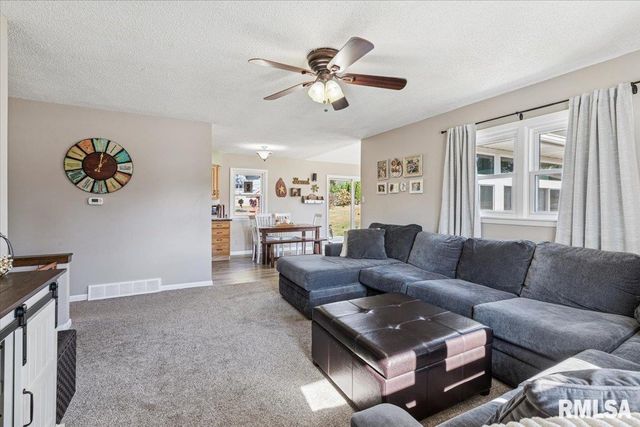 1146 6TH Avenue N, Clinton, IA 52732