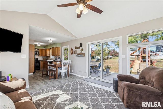 1146 6TH Avenue N, Clinton, IA 52732