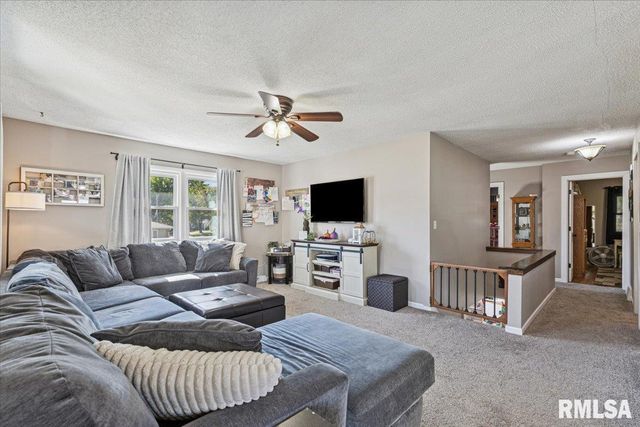 1146 6TH Avenue N, Clinton, IA 52732