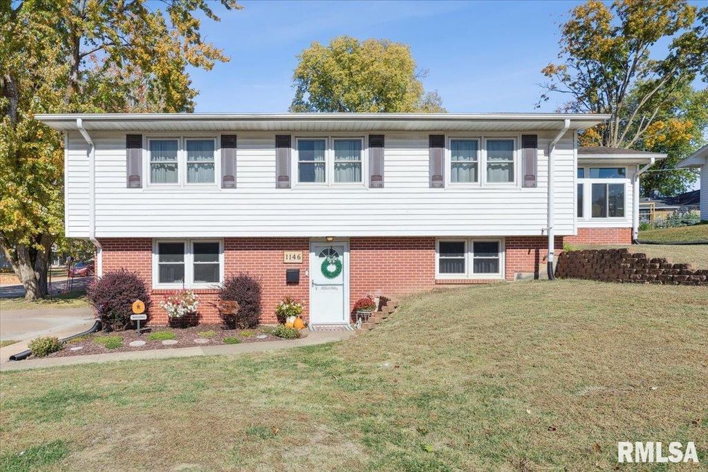 1146 6TH Avenue N, Clinton, IA 52732