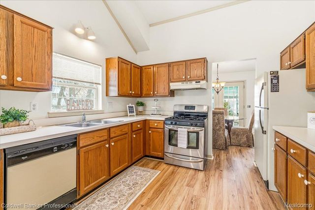 7984 Lake Crest Drive, Ypsilanti Charter Township, MI 48197