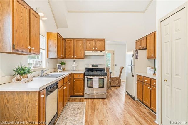 7984 Lake Crest Drive, Ypsilanti Charter Township, MI 48197