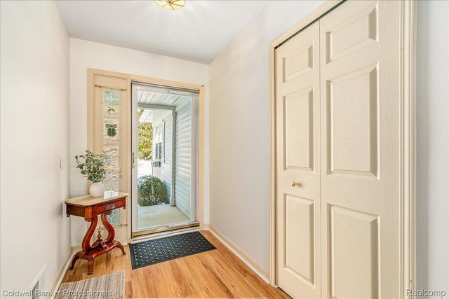 7984 Lake Crest Drive, Ypsilanti Charter Township, MI 48197