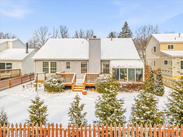 7984 Lake Crest Drive, Ypsilanti Charter Township, MI 48197