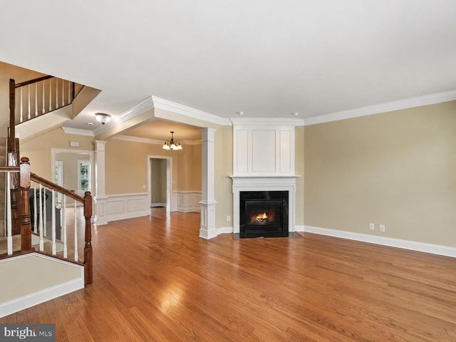 2190 OBERLIN DR, Woodbridge, VA 22191