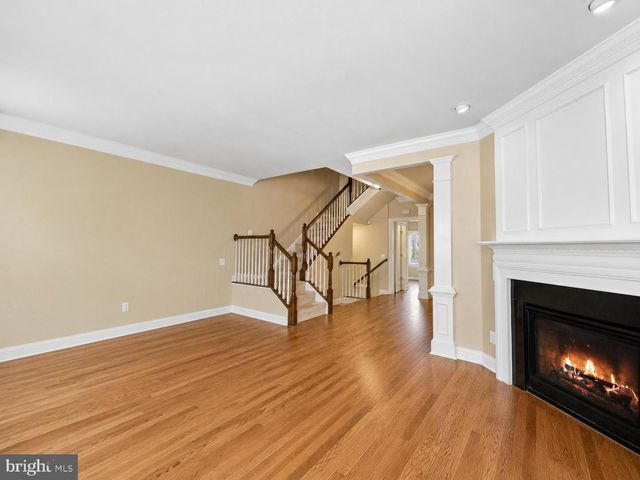 2190 OBERLIN DR, Woodbridge, VA 22191