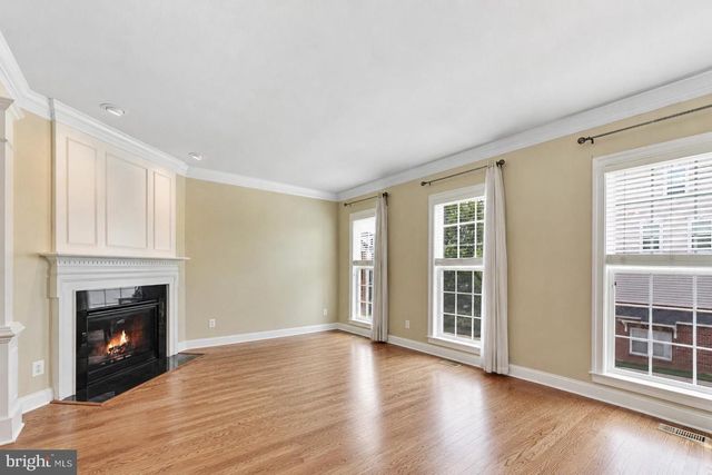2190 OBERLIN DR, Woodbridge, VA 22191