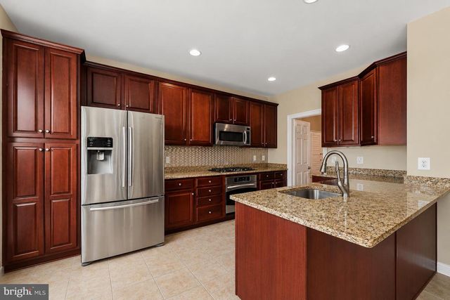 2190 OBERLIN DR, Woodbridge, VA 22191