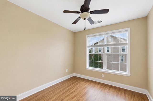 2190 OBERLIN DR, Woodbridge, VA 22191