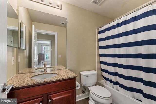 2190 OBERLIN DR, Woodbridge, VA 22191
