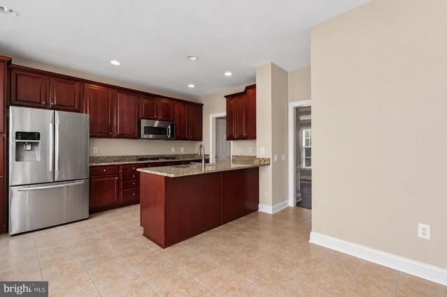 2190 OBERLIN DR, Woodbridge, VA 22191