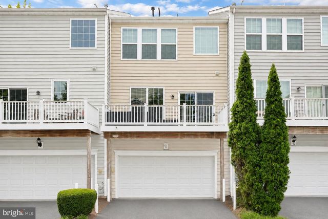 2190 OBERLIN DR, Woodbridge, VA 22191