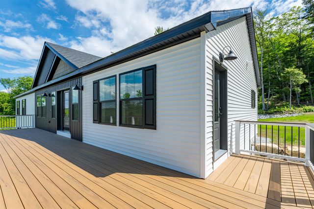 63 Whipple's Way, Tamworth, NH 03817