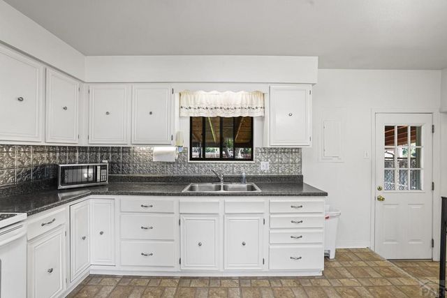 2021 Zinno Blvd, Pueblo, CO 81006