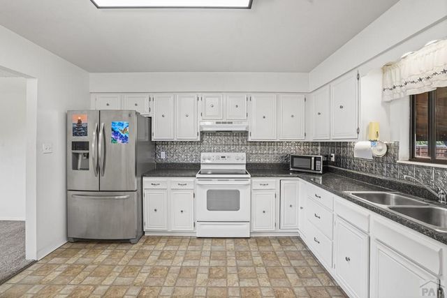 2021 Zinno Blvd, Pueblo, CO 81006