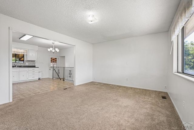 2021 Zinno Blvd, Pueblo, CO 81006