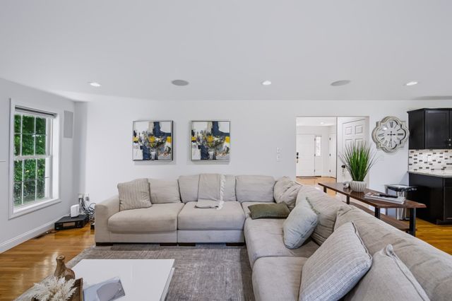 492 Sumner St, Stoughton, MA 02072