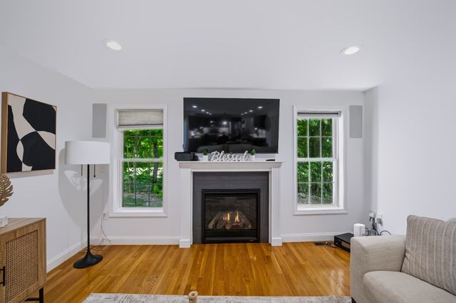 492 Sumner St, Stoughton, MA 02072