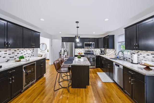 492 Sumner St, Stoughton, MA 02072
