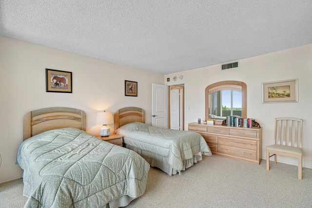 2000 S Ocean Boulevard 8-D, Boca Raton, FL 33432