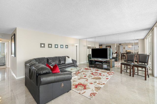 2000 S Ocean Boulevard 8-D, Boca Raton, FL 33432