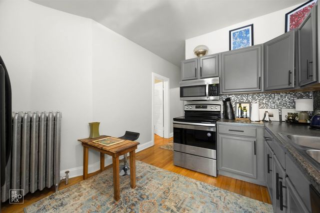 1847 W Touhy Avenue, Chicago, IL 60626