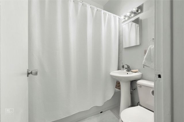 1847 W Touhy Avenue, Chicago, IL 60626