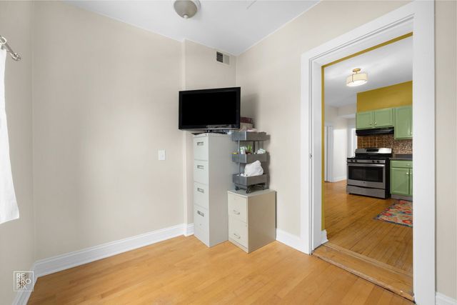 1847 W Touhy Avenue, Chicago, IL 60626