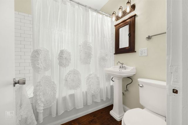 1847 W Touhy Avenue, Chicago, IL 60626