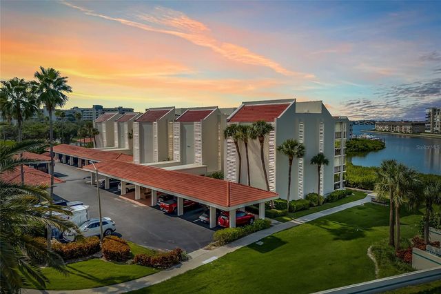 7867 SAILBOAT KEY BLVD S 201, South Pasadena, FL 33707