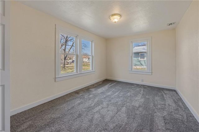 304 S Chestnut Street, Lamonte, MO 65337