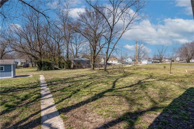 304 S Chestnut Street, Lamonte, MO 65337