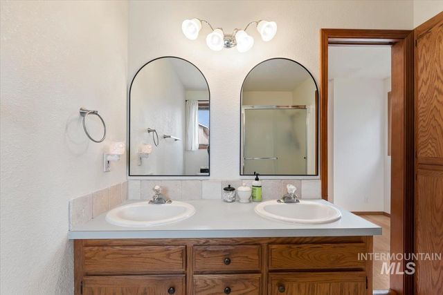 15335 David St, Caldwell, ID 83607