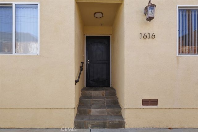 1614 W 39th Place, Los Angeles, CA 90062