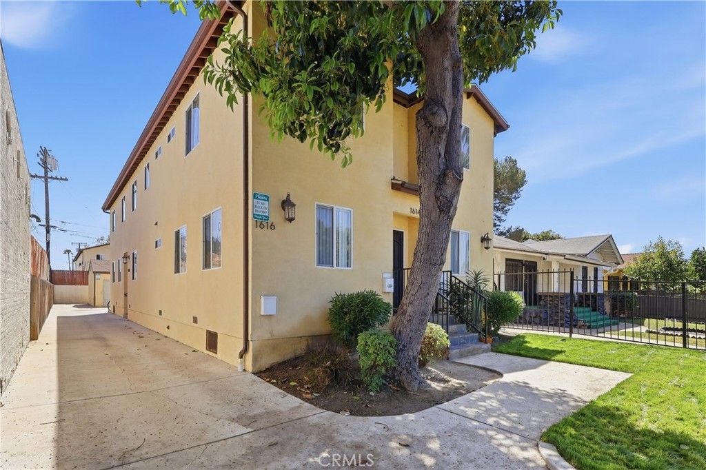 Image 1 of property listing at 1614 W 39th Place, Los Angeles, CA 90062