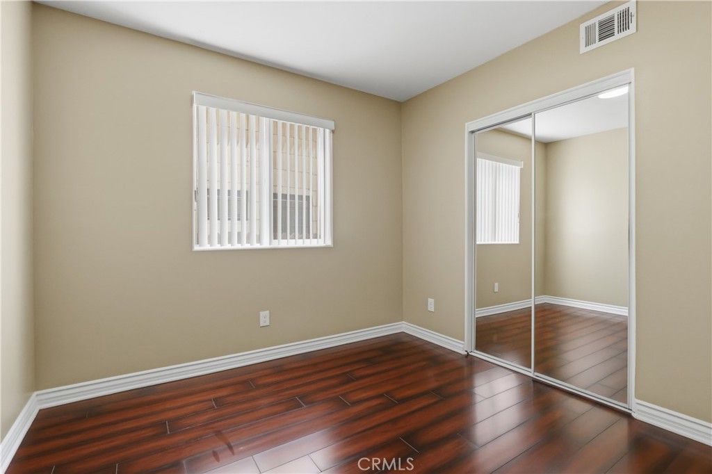 Image 13 of property listing at 1614 W 39th Place, Los Angeles, CA 90062