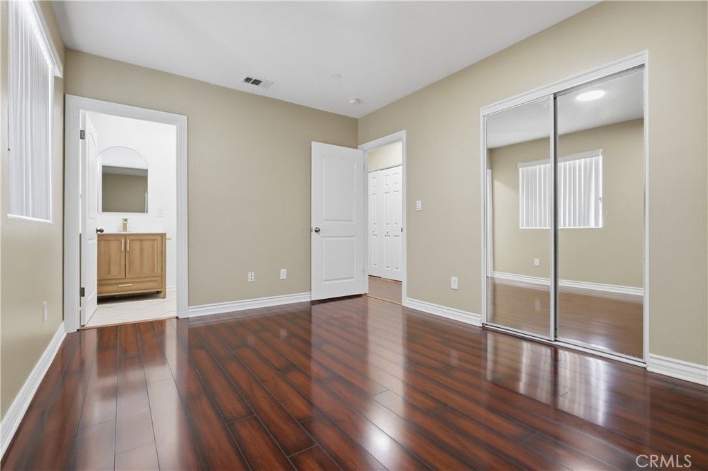 Image 17 of property listing at 1614 W 39th Place, Los Angeles, CA 90062