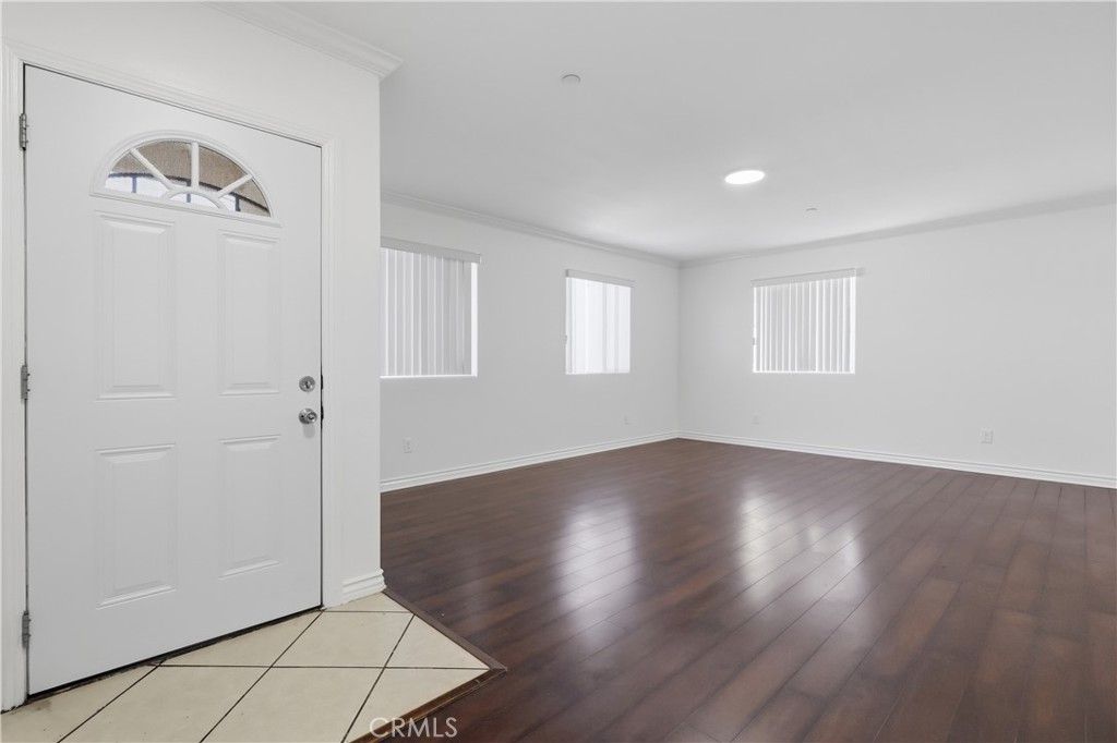 Image 20 of property listing at 1614 W 39th Place, Los Angeles, CA 90062